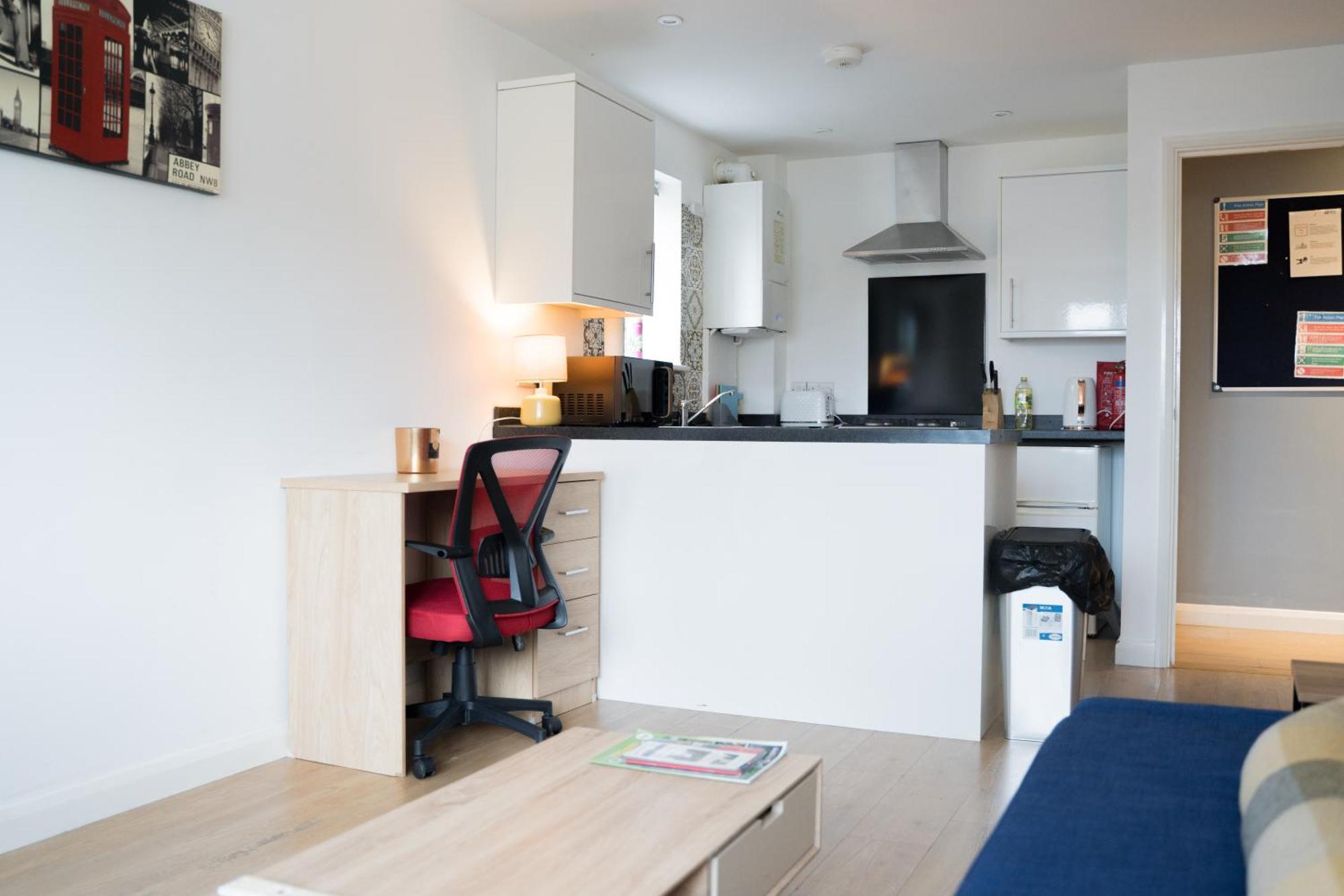 Apartamento The Kensington Apartment, Free Carpark, Ideal Location For Exploring & Nearby Places, Easy Access To Ring Road Mini Plant, Universities & Science Parks